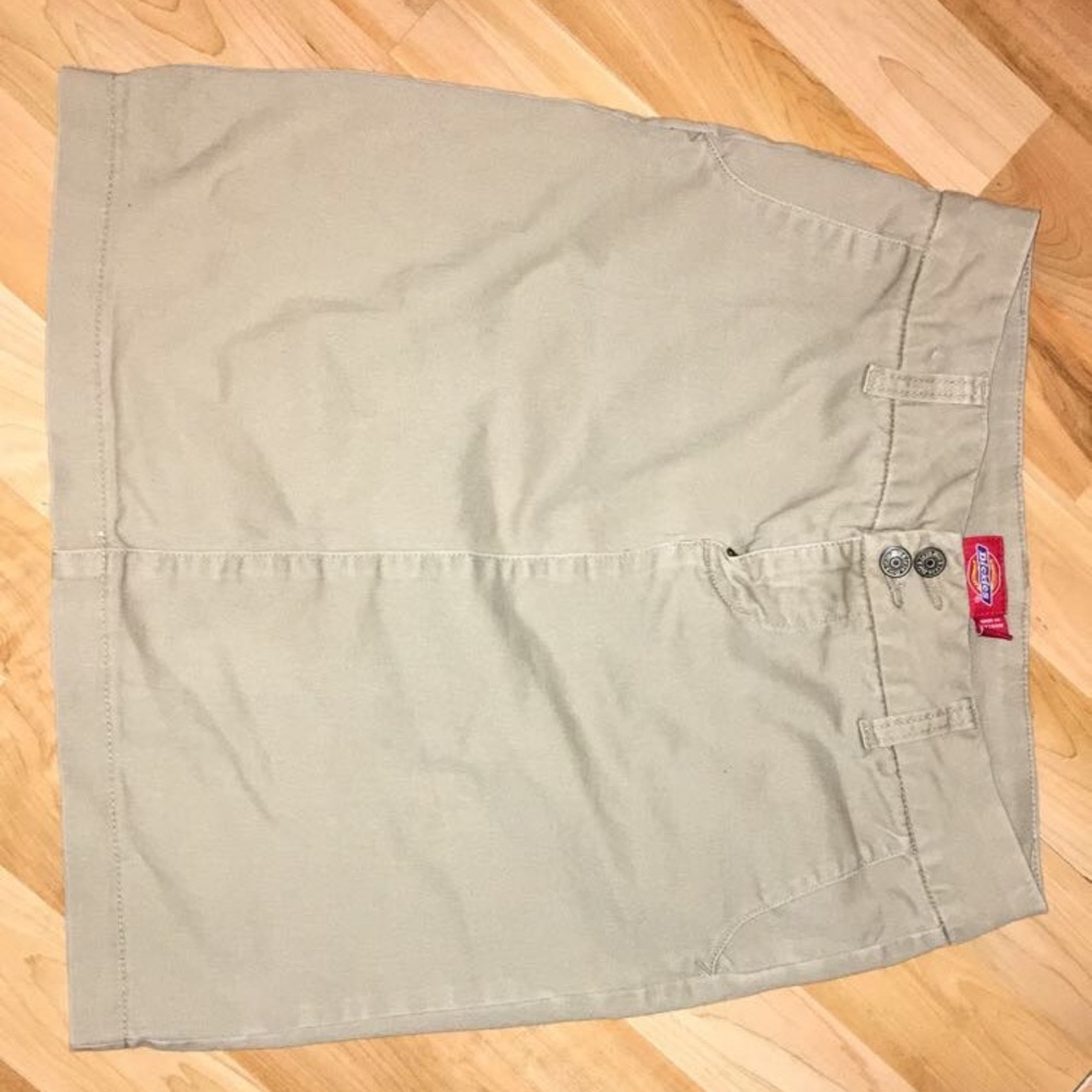 Uniform skirt khaki